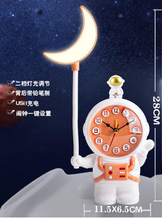 Cute Astronaut Table Lamp – Rechargeable, Soft Ambient Light, Multicolor Night Lamp